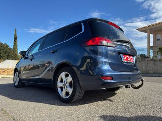 Opel Zafira Tourer 2013