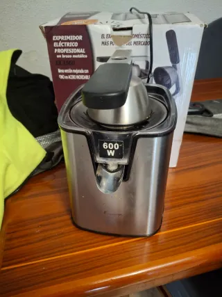 Exprimidor Eléctrico Profesional EX 1660