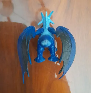 Figura acción monstruo verde y dragón ubisof