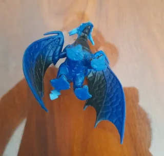 Figura acción monstruo verde y dragón ubisof