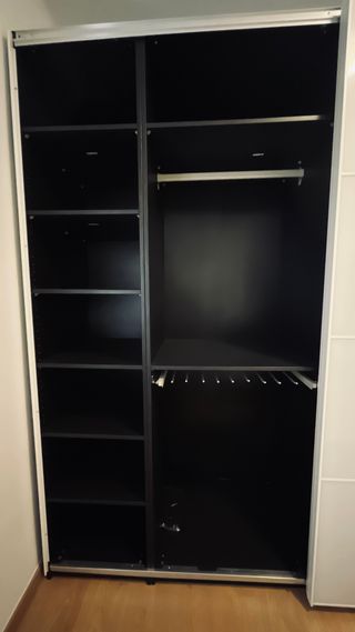 Armario grande blanco y negro
