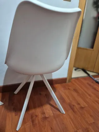 Mesa extensible y sillas