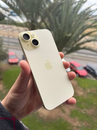 iPhone 15 - 100% Batería