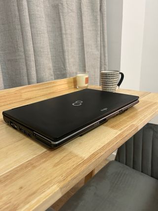 Portátil Fujitsu Lifebook E752 intel core i7