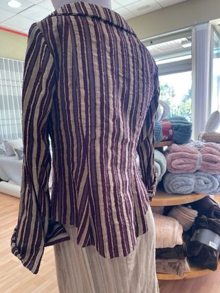 Traje chaqueta y falda hecho a medida