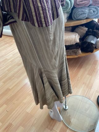 Traje chaqueta y falda hecho a medida