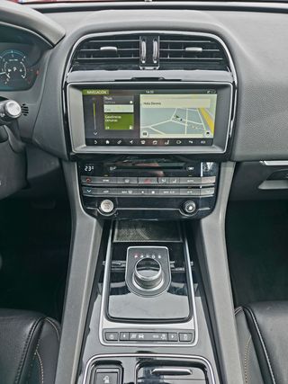Jaguar F-Pace 2017