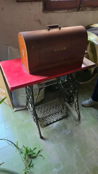 Máquina de coser Singer antigua