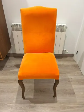 Juego de comedor con mesa y sillas Precio negociab