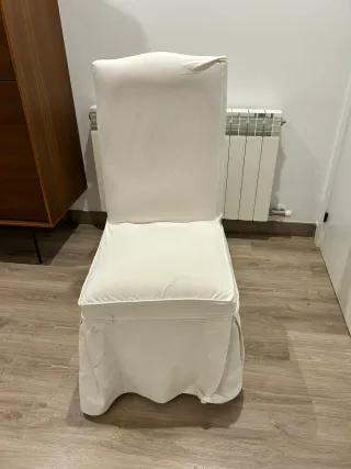 Juego de comedor con mesa y sillas Precio negociab