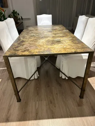 Juego de comedor con mesa y sillas Precio negociab