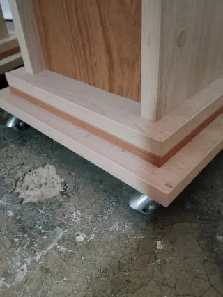 Peanas para altavoces de madera