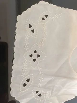 Babero de bebé bordado