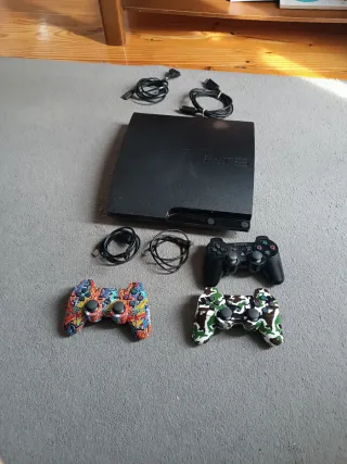 PS3 + 3 Mandos + 15 Juegos + Cables