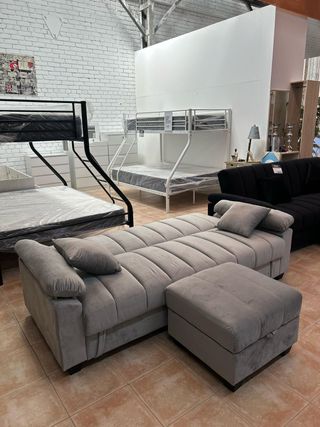 Sofá Cama Gris NUEVO con Almacenaje + Puff
