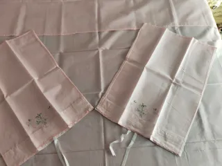 Juego de Sábanas Vintage Rosa Bordado