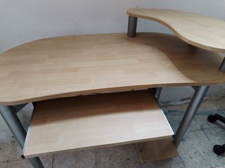 Escritorio ordenador madera y metal