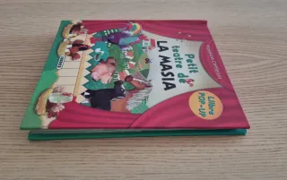 Libro infantil (cat): Petit teatre de La Masia