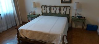Cama doble con cabecero y 2 mesillas