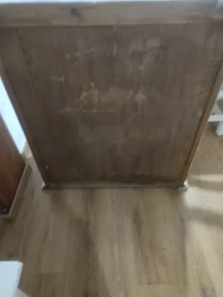 Muebles de dormitorio: 2 mesitas y cómoda