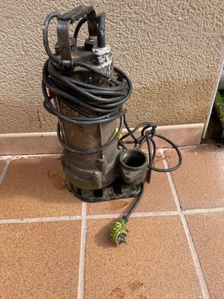 Bomba sumergible aguas sucias