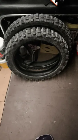 Cubierta CST Enduro Delantera y Trasera