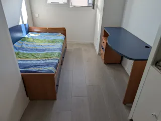 Cama con cajones y escritorio y somier NUEVO
