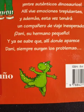 Kika Superbruja y los dinosaurios (Kika Superbr...