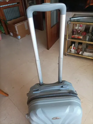Maleta Samsonite gris 4 ruedas
