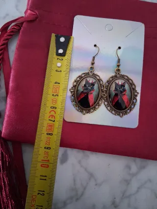Pendientes largos gato diablo
