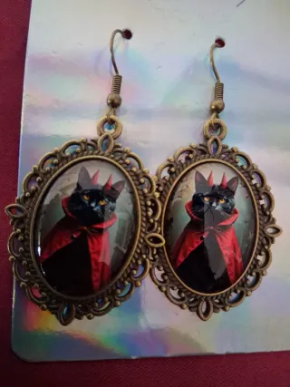 Pendientes largos gato diablo
