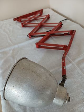 Lampada a compasso rossa industriale