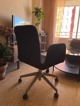 Escritorio IKEA con Cajonera y Silla