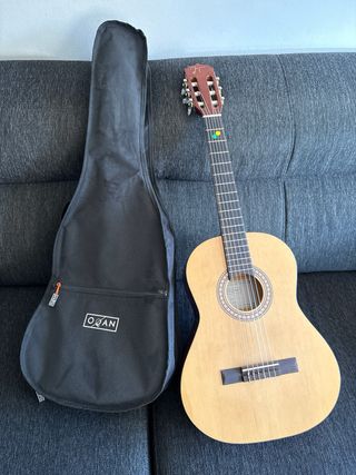 Guitarra Española Juvenil. Con funda