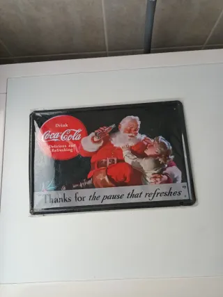 Chapas metálicas decorativas.