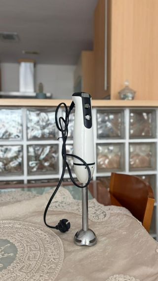 Batidora de mano blanca