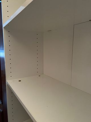 Armario blanco de madera