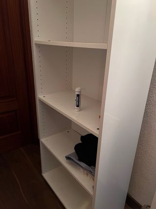 Armario blanco de madera