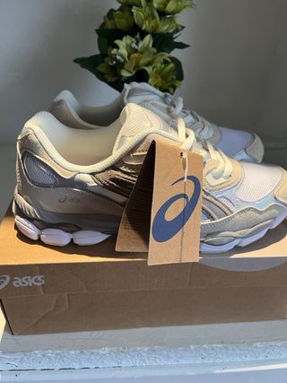 Asics NYC Beige/Gris