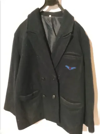 Chaqueta infantil negra con bordado