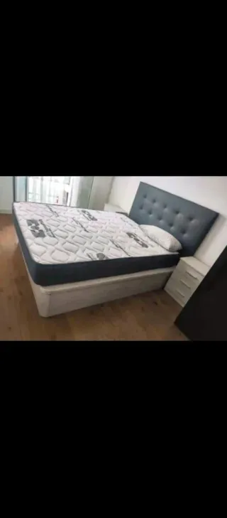 Armario blanco de madera