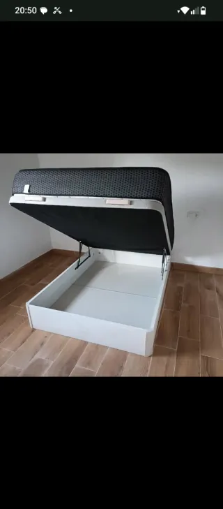 Armario blanco de madera