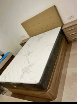 Armario blanco de madera