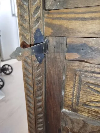 Mueble rústico de madera