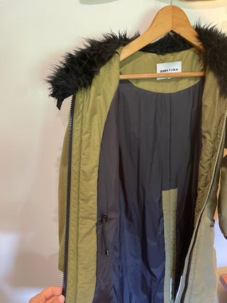 Abrigo verde BIMBA Y LOLA con capucha