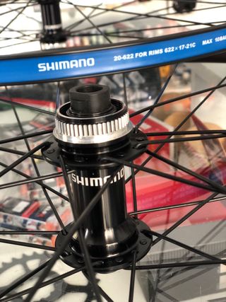 Ruedas Shimano RS171 700C 11/12V Disco