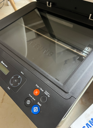 Samsung Xpress M2070W Multifunción + Cartucho 111S