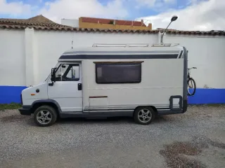 Autocaravana Dethleffs 2.5 Diesel (Solo 4'98m)
