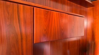 Mueble comedor vitrina y bar madera