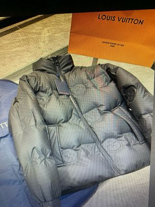 Chaqueta Louis Vuitton negra top version